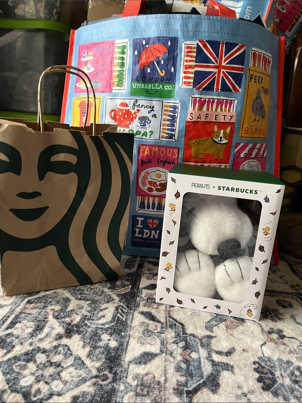 Starbucks White Snoopy Plush in Peanuts Gift Box 2026 COLLECTABLE